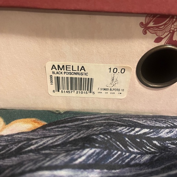 Oak Tree Farms Amelia NIB Black Poison Purple and Black Buttoned Women's Boots - Picture 4 of 4